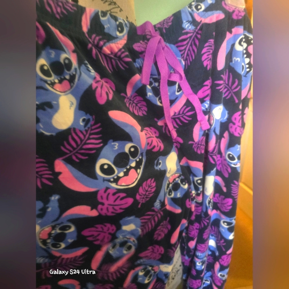 💲Disney's Lilo & Stitch: Stitch Sleep pants Sz M NWT